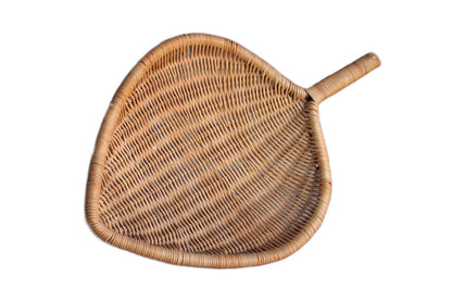 Simple Leaf-Shaped Shallow Basket with Handle