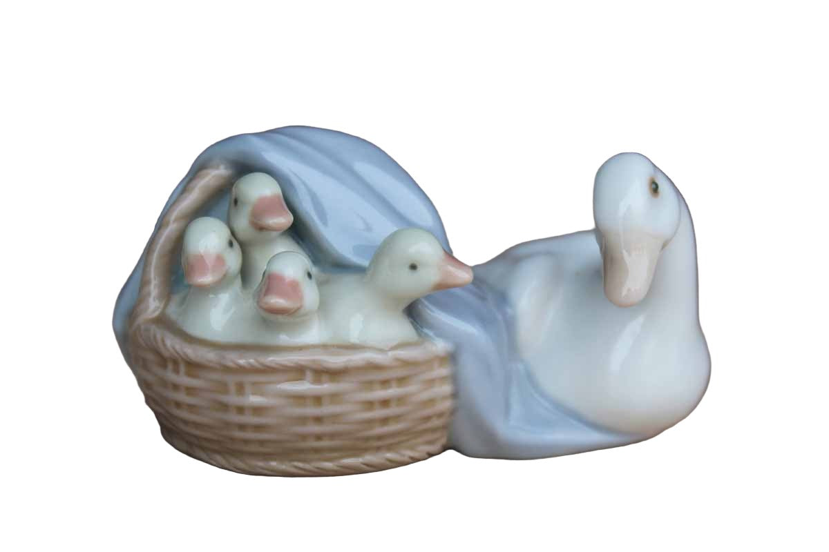 Lladró (Spain) Porcelain Figurine of a Mother and Ducklings in a Basket