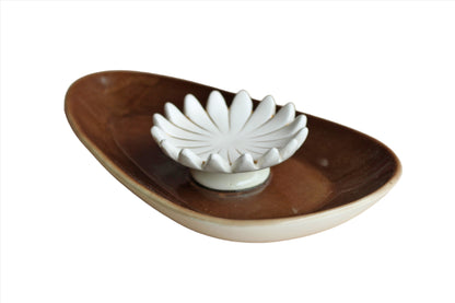 Napco (Ohio, USA) 1961 Brown and White Flower Ashtray/Trinket Dish