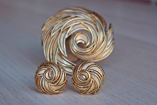 Trifari (USA) Gold Tone Swirling Brooch and Matching Non-Pierced Earrings