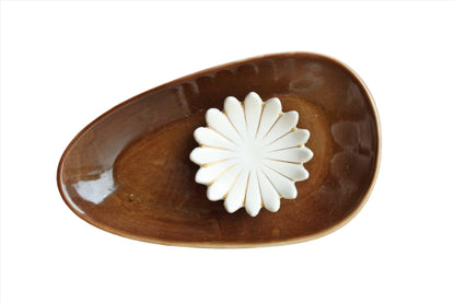 Napco (Ohio, USA) 1961 Brown and White Flower Ashtray/Trinket Dish