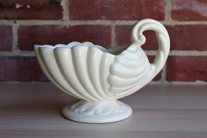 Haeger Potteries (Illinois, USA) Ceramic Ivory Cornucopia Planter