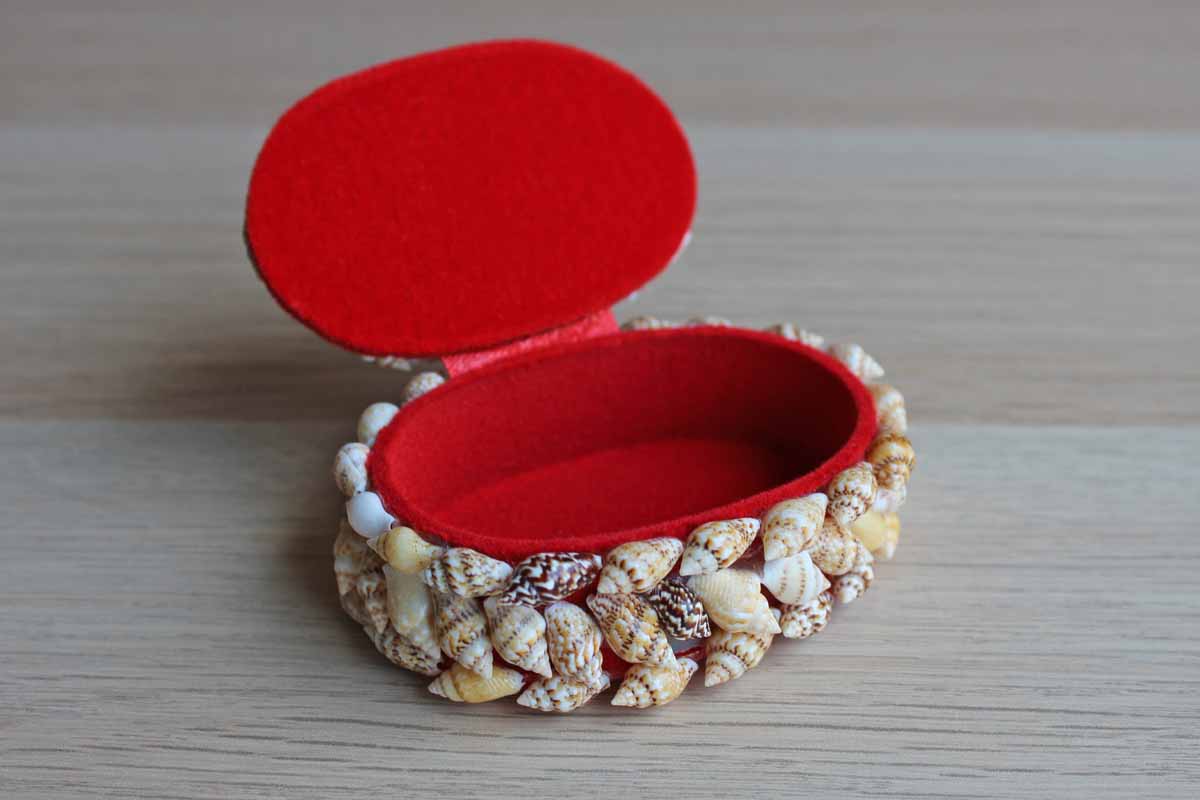 Small Oval Seashell Trinket Box Lined in Red Felt