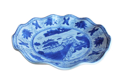 Chinese Blue and White Plate with Wavy Scalloped Edges and Landscape Scene