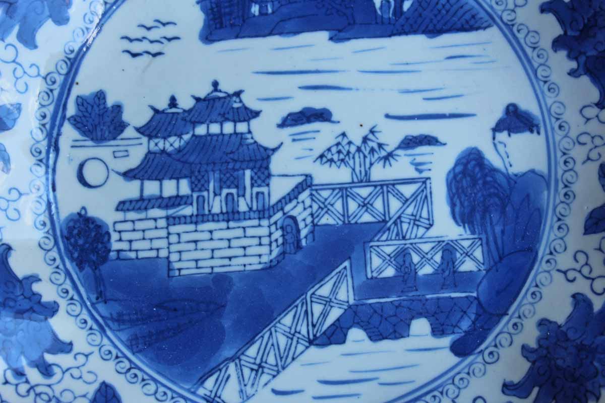 Chinese Blue and White Plate with Wavy Scalloped Edges and Landscape Scene