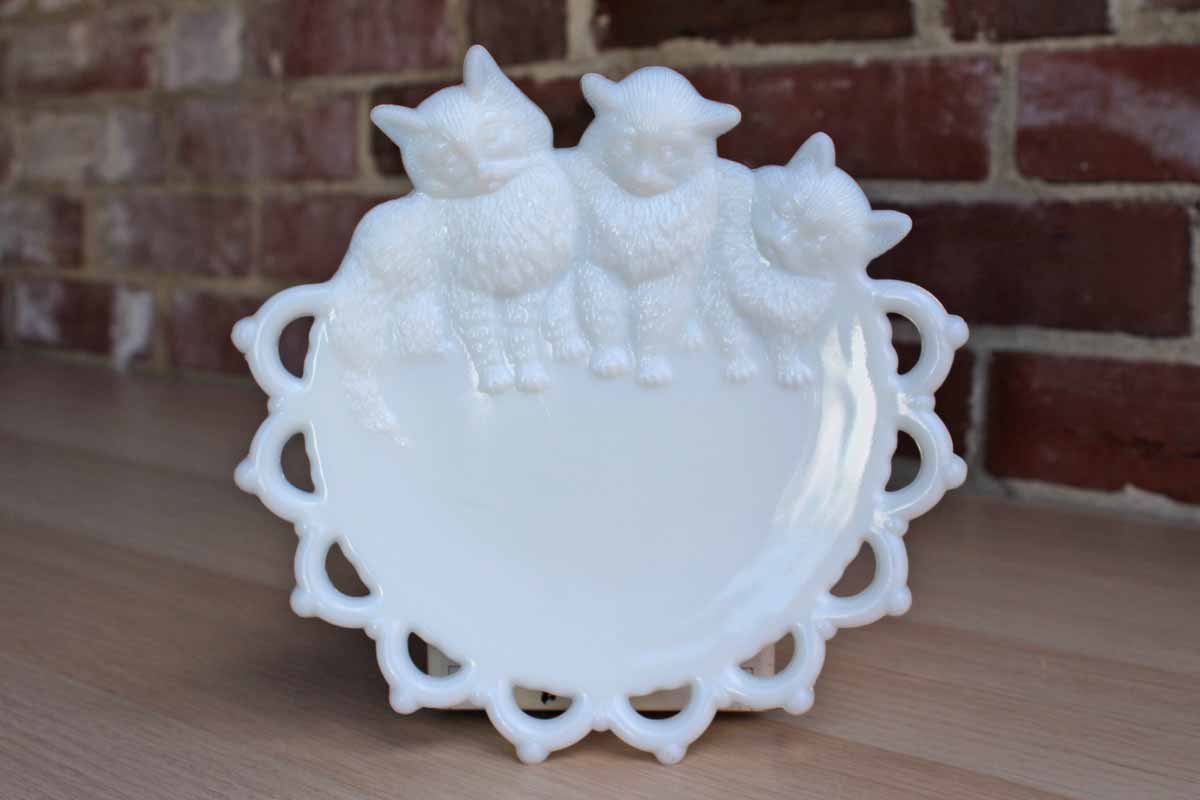 Westmoreland Glass Company (Pennsylvania, USA) Milk Glass Plate with Lace Edge and Three Cats