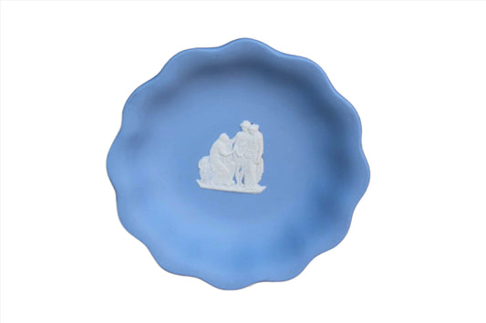 Wedgwood (England) Scalloped Compote Dish with Shakespeare's Coriolanus