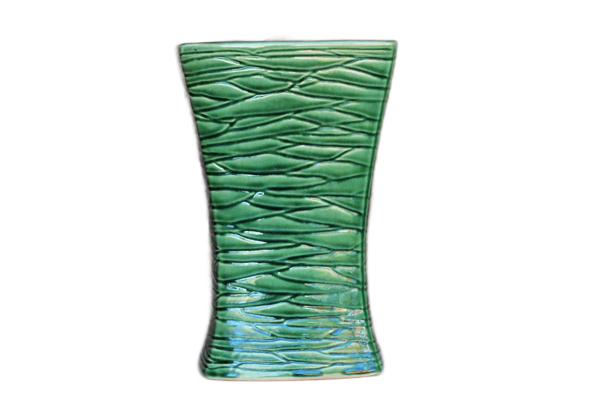 McCoy Pottery (Ohio, USA) 1957 Green Vase with Striated Basketweave Design