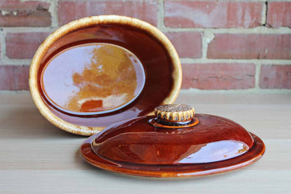 Hull Art Pottery (Ohio, USA) House 'N Garden Mirror Brown Lidded Casserole