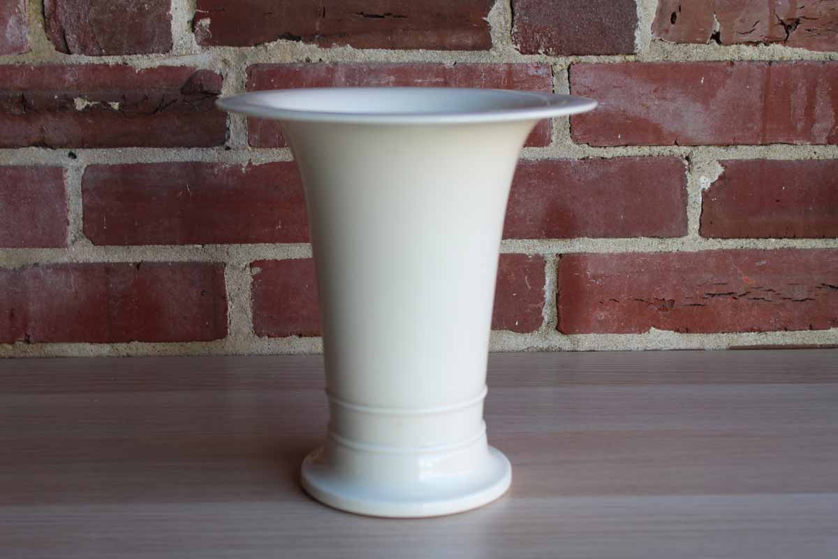Lenox Belleek Pottery (New Jersey, USA) Elegantly Flared Ceramic Cream Colored Vase