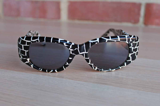 Ellen Tracy (New York, USA) Sunglasses with Retro Black and White Design