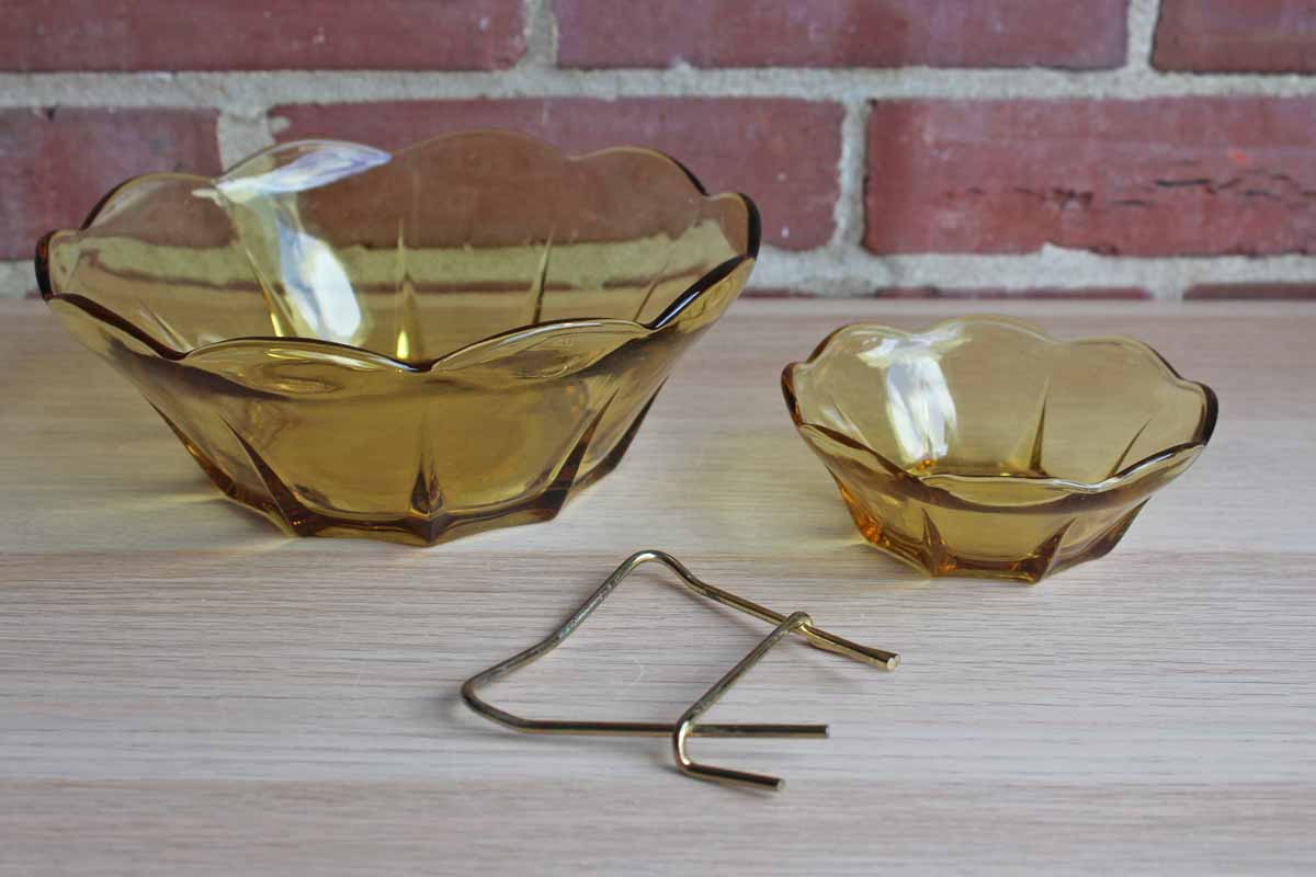 Anchor Hocking (Ohio, USA) Swedish Modern Honey Gold Chip & Dip Set