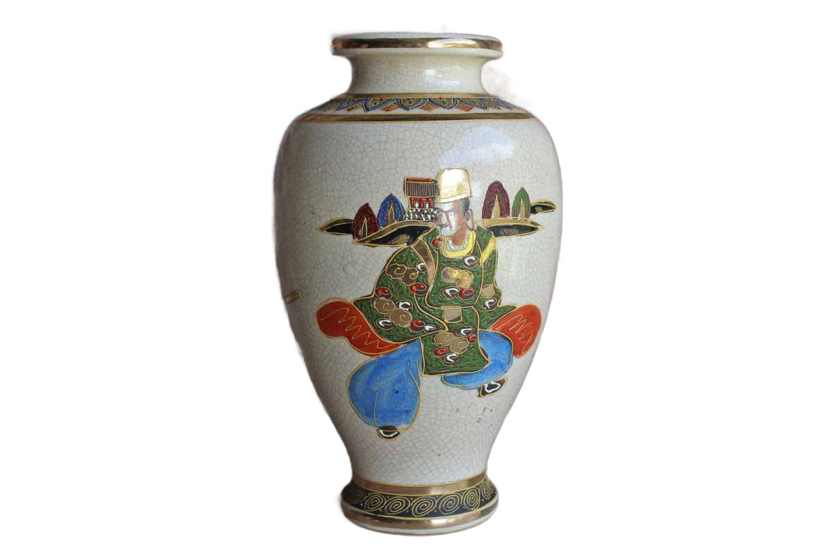 Large Satsuma Vase Decorated with Samurai Warriors
