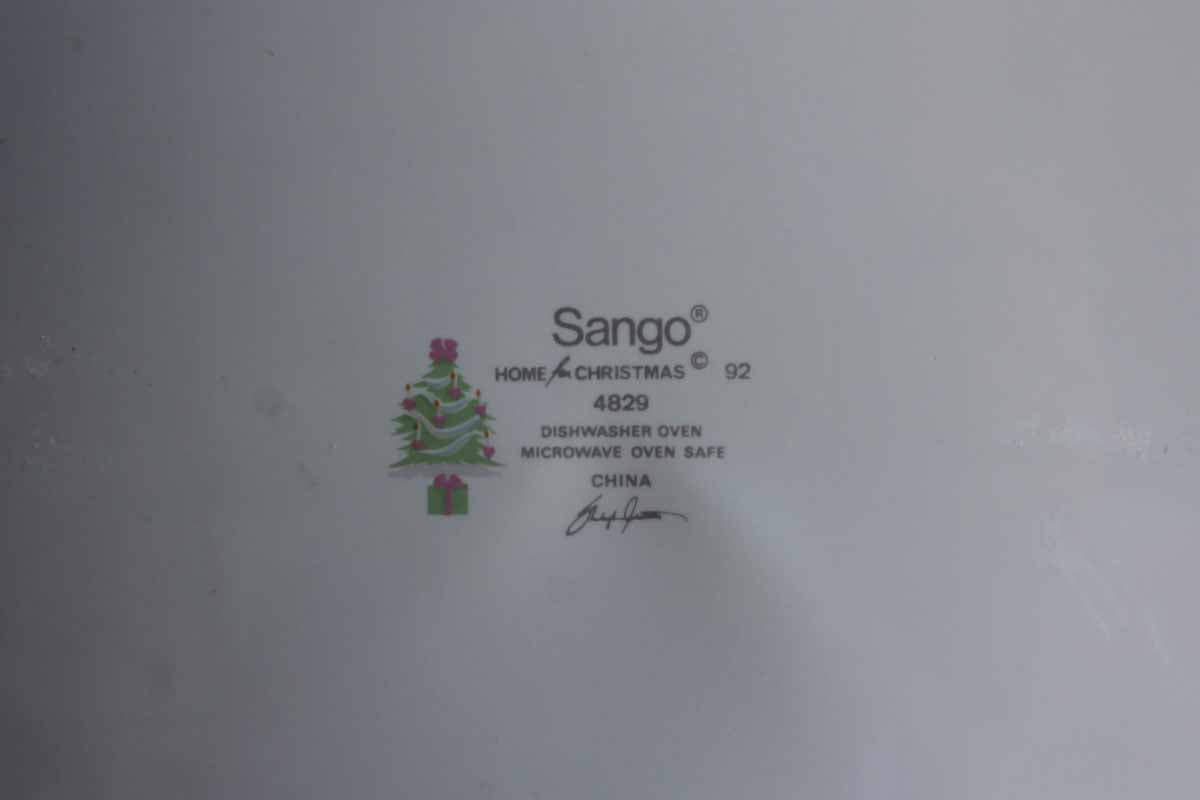 Sango (Indonesia) Home for Christmas 12" Round Platter