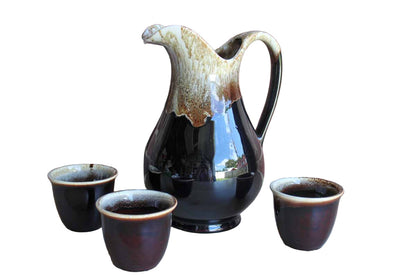 Pfaltzgraff (Pennsylvania, USA) Gourmet Brown Handled Pitcher and Three Cups