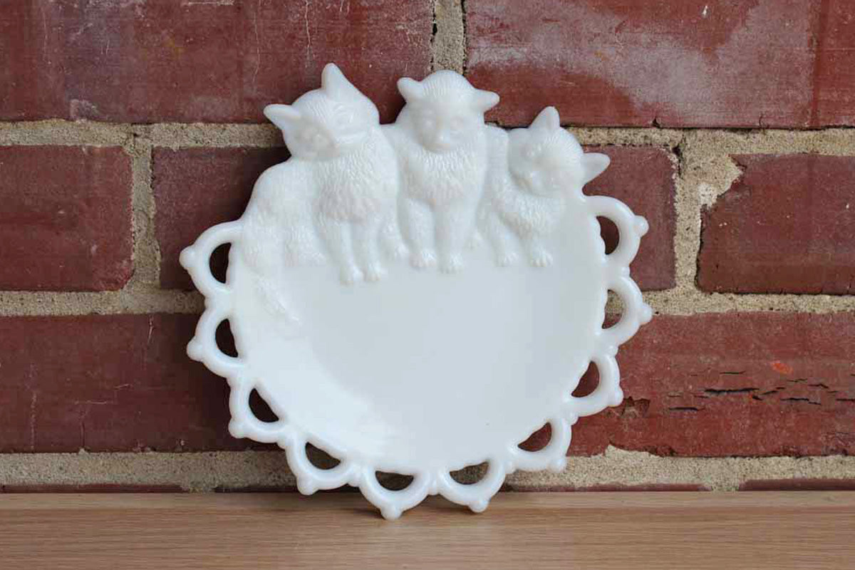Westmoreland Glass Company (Pennsylvania, USA) Milk Glass Plate with Lace Edge and Three Cats