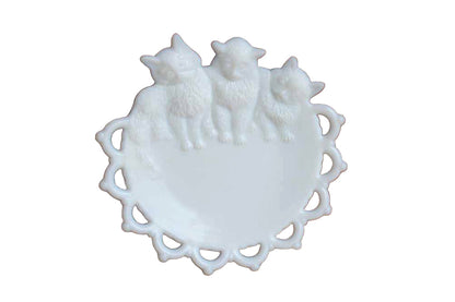 Westmoreland Glass Company (Pennsylvania, USA) Milk Glass Plate with Lace Edge and Three Cats