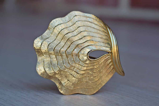 Monet (New York, USA) Gold Tone Metal Clam Shell Brooch