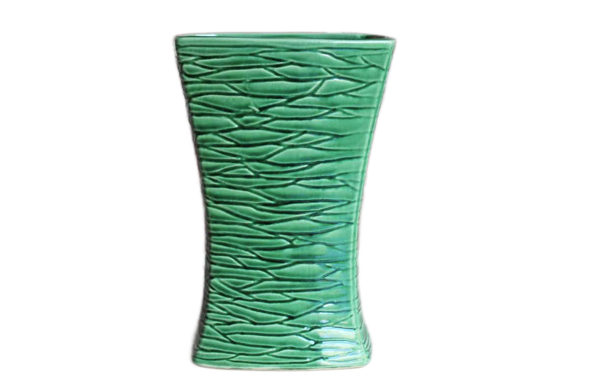McCoy Pottery (Ohio, USA) 1957 Green Vase with Striated Basketweave Design