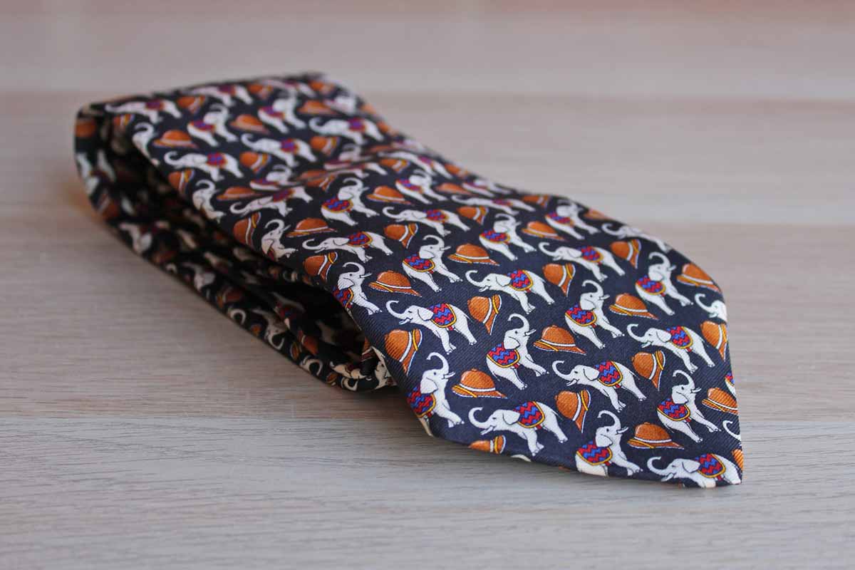 Brooks Brothers (New York, USA) 100% Silk Necktie Decorated with Elephants and Pith Helmets