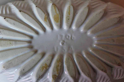 Shawnee Pottery Company (Ohio, USA) Fernware White Striated Planter