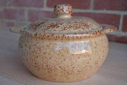 Monmouth Pottery (Illinois, USA) Red Spongeware Lidded Baking Pot
