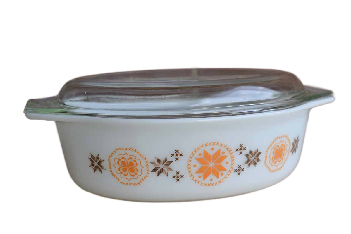 Corning Inc. (New York, USA) Pyrex Town and Country 2 1/2 Quart Glass Lidded Dish