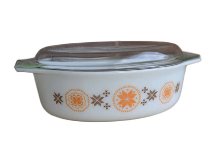 Corning Inc. (New York, USA) Pyrex Town and Country 2 1/2 Quart Glass Lidded Dish