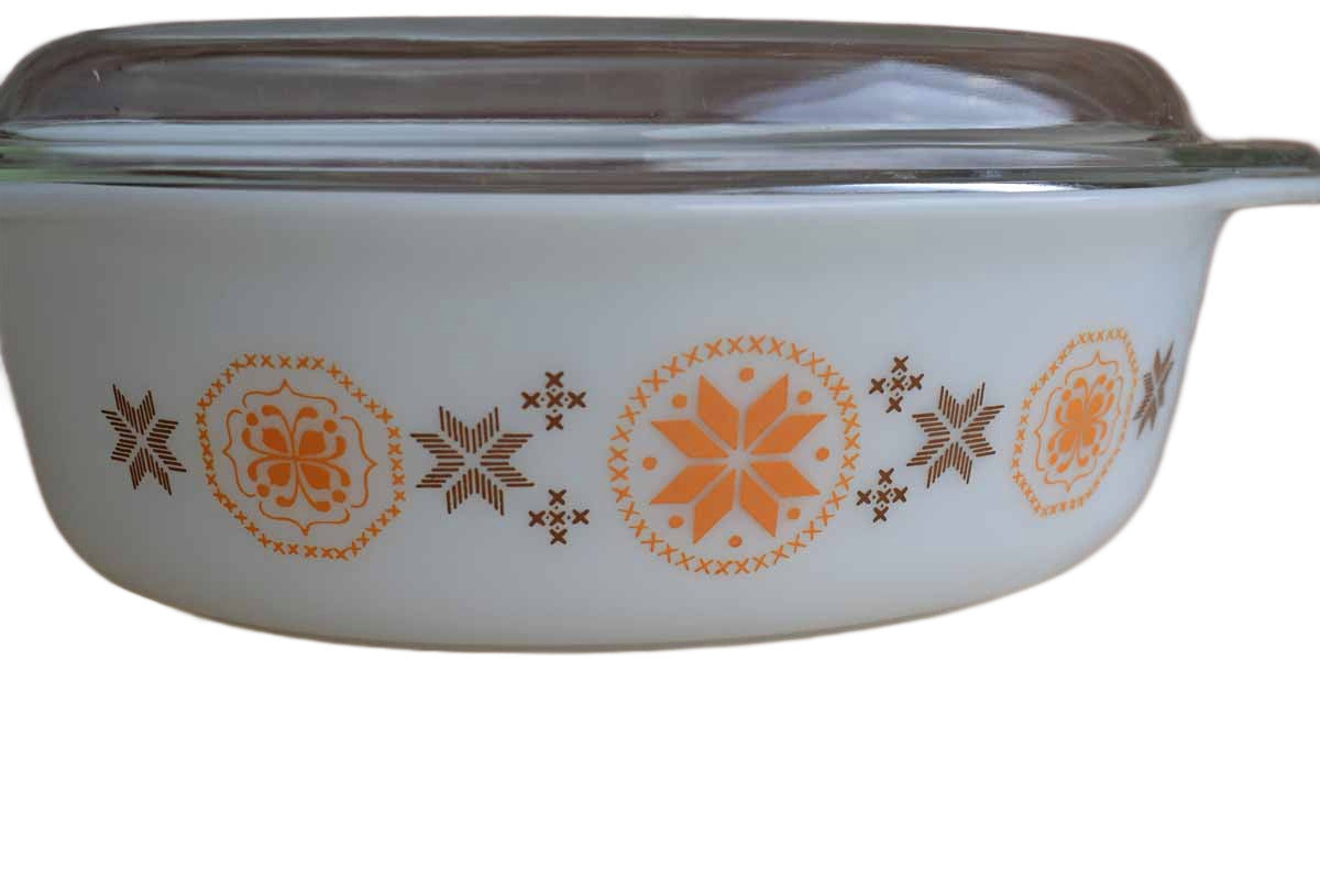 Corning Inc. (New York, USA) Pyrex Town and Country 2 1/2 Quart Glass Lidded Dish