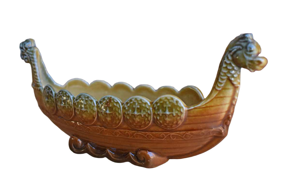 Wade (England) Porcelain Viking Ship Trinket Dish The Standing Rabbit